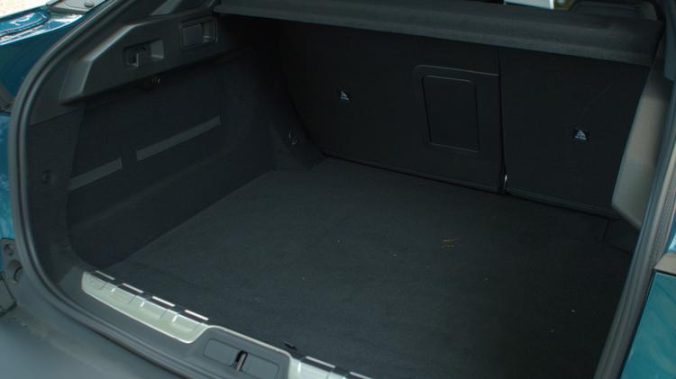 PEUGEOT 408 FASTBACK 1.6 Plug-in Hybrid 225 GT Premium 5dr e-DSC7